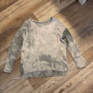 AMERICAN EAGLE OITFITTERS Gray Tie-Dye Long Sleeve Top